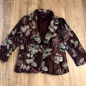 LE CHÂTEAU Red Floral Velvet Women's Fully Lined Jacket - Size LARGE
